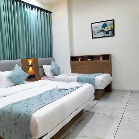 Hotel Paris Plaza Ahmedabad Luaran gambar