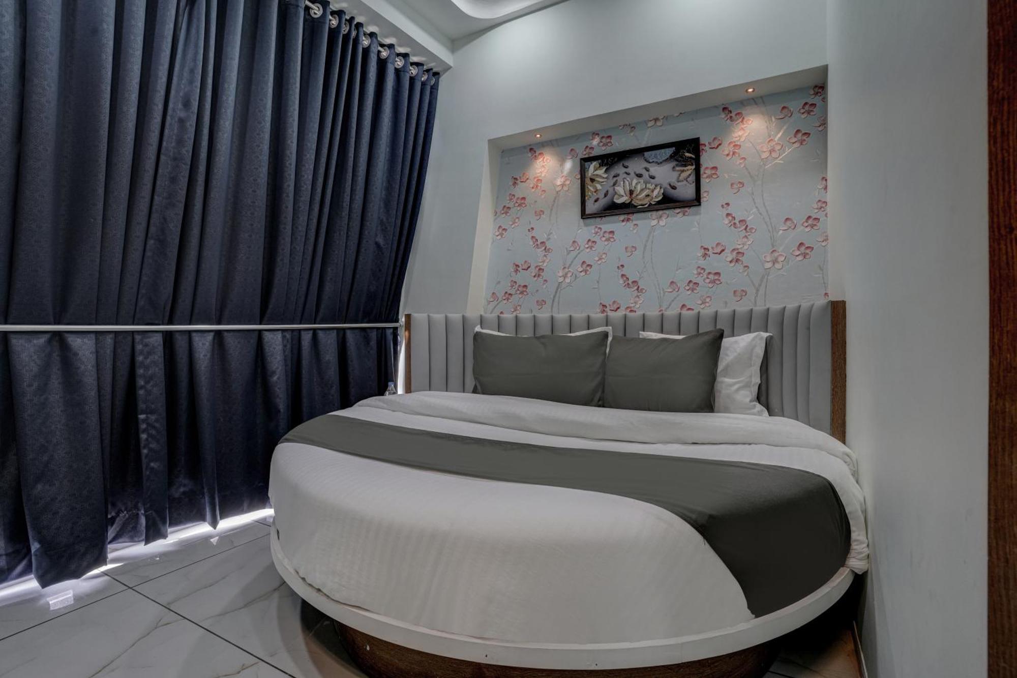 Hotel Paris Plaza Ahmedabad Luaran gambar
