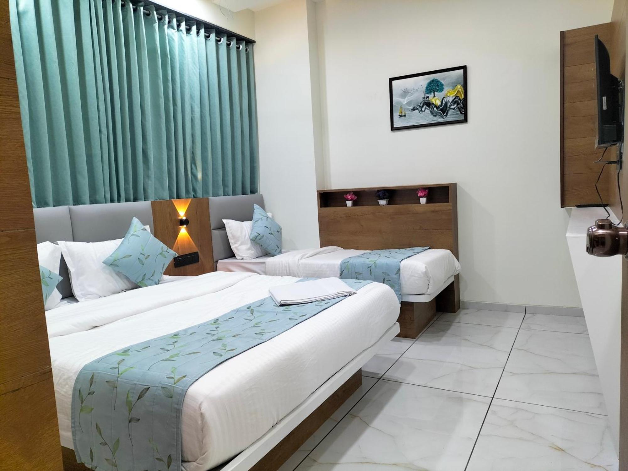 Hotel Paris Plaza Ahmedabad Luaran gambar