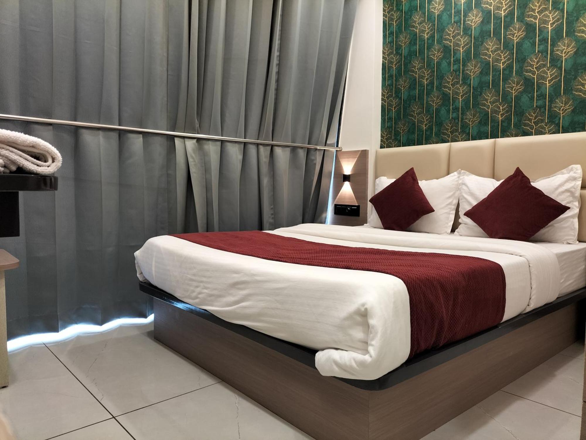 Hotel Paris Plaza Ahmedabad Luaran gambar