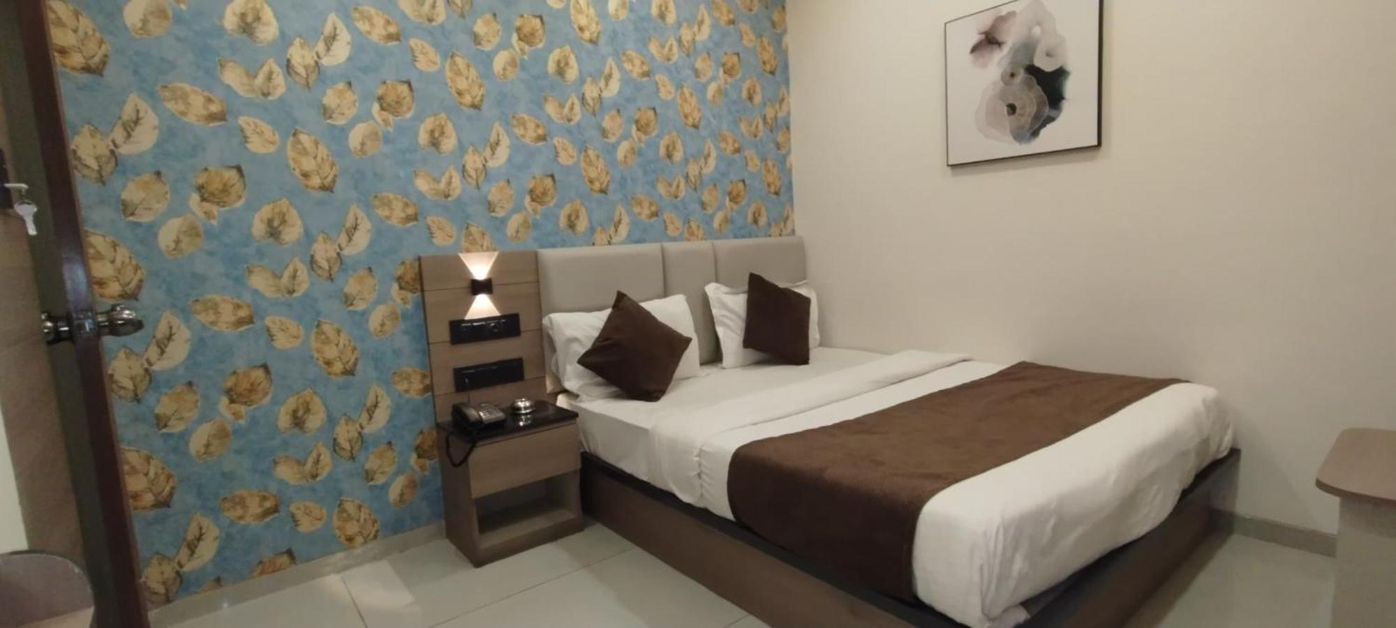 Hotel Paris Plaza Ahmedabad Luaran gambar