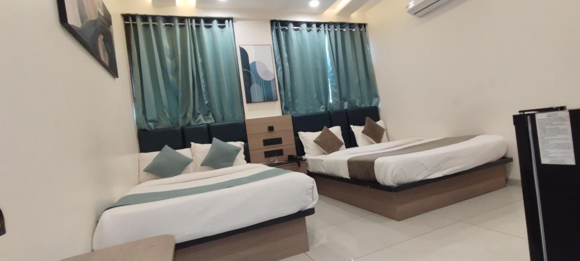 Hotel Paris Plaza Ahmedabad Luaran gambar