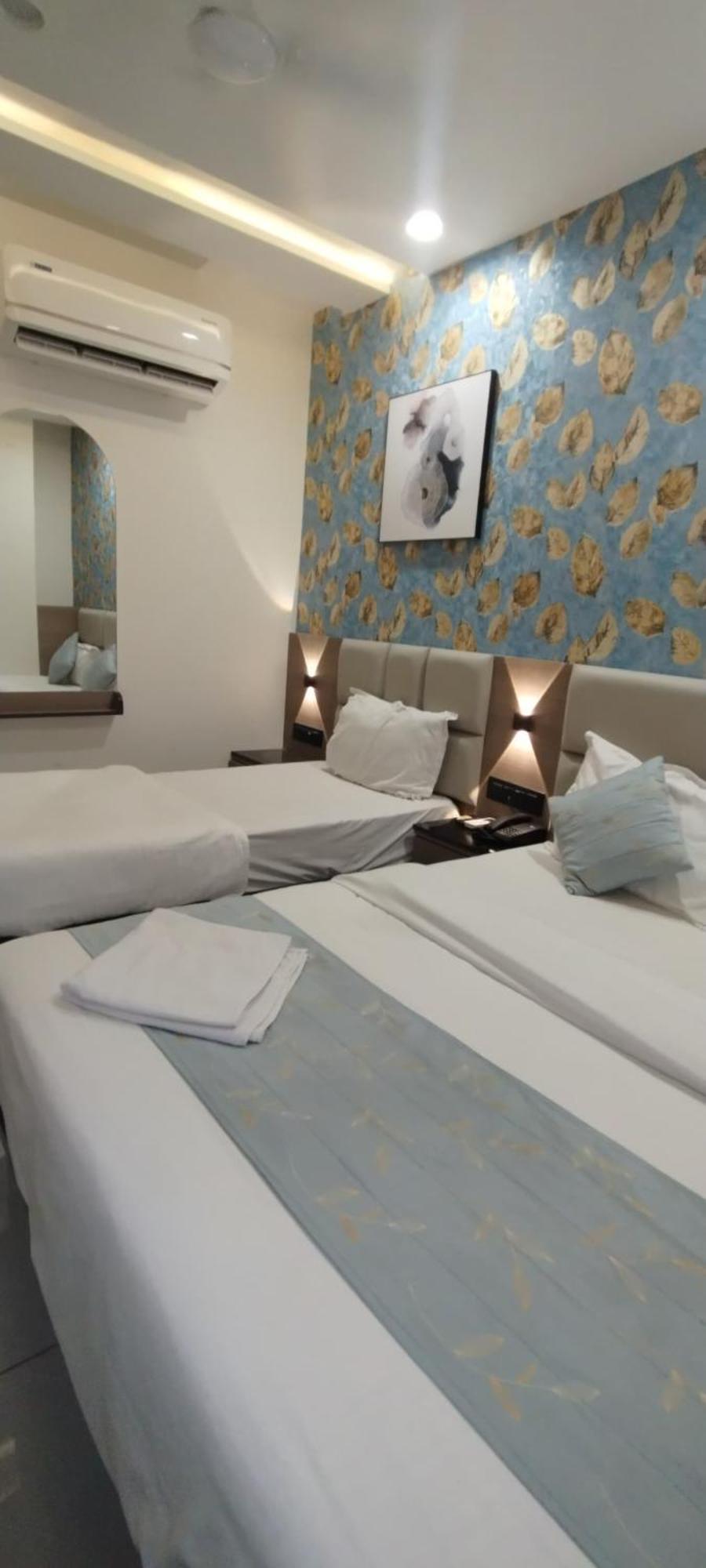 Hotel Paris Plaza Ahmedabad Luaran gambar